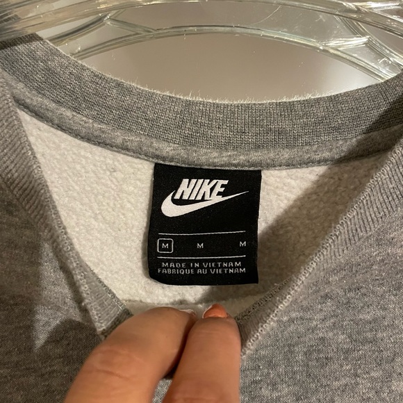 Nike grey crewneck - Picture 4 of 4